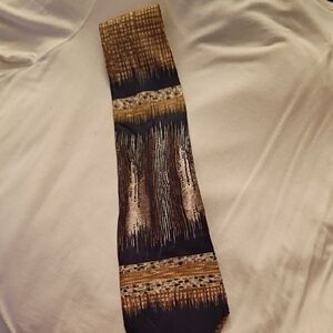 Stylish Black and Gold Tie